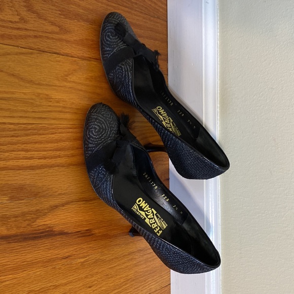 Salvatore Ferragamo Women’s Heels sz. 7.5 - Picture 3 of 7